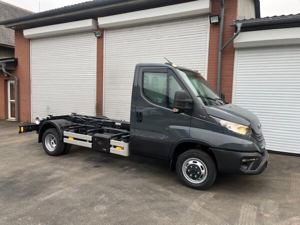Iveco Daily 70C18H – hlavní fotografie