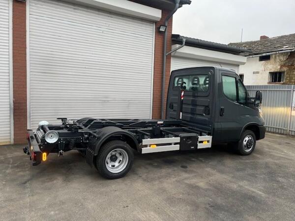 Iveco Daily 50C18HZ do 3.5t - 3.0l – hlavní fotografie